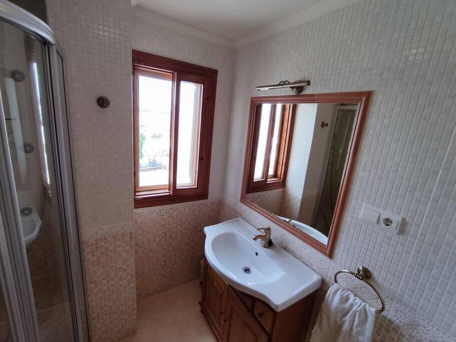 Apartamento Comodo A 300 Metros De La Playa 산타 폴라 외부 사진